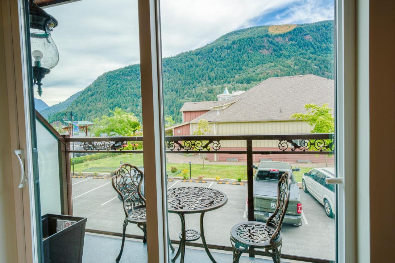 Harrison Grand Motel Harrison Hot Springs Zewnętrze zdjęcie