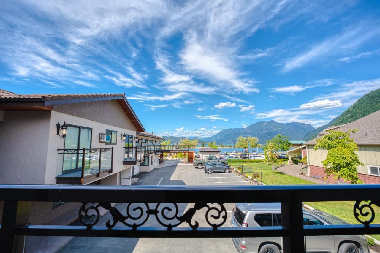 Harrison Grand Motel Harrison Hot Springs Zewnętrze zdjęcie